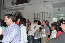 Celebraci&oacute;n del triunfo electoral socialista en Baza. Foto JOS&Eacute; UTRERA